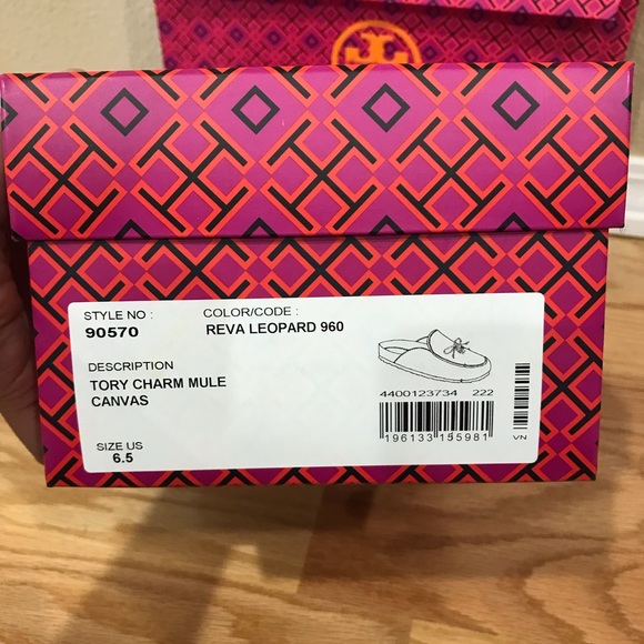 Tory Burch Tory Charm Mule Size 6.5, 7
Color: Reva Leopard - Picture 16 of 16